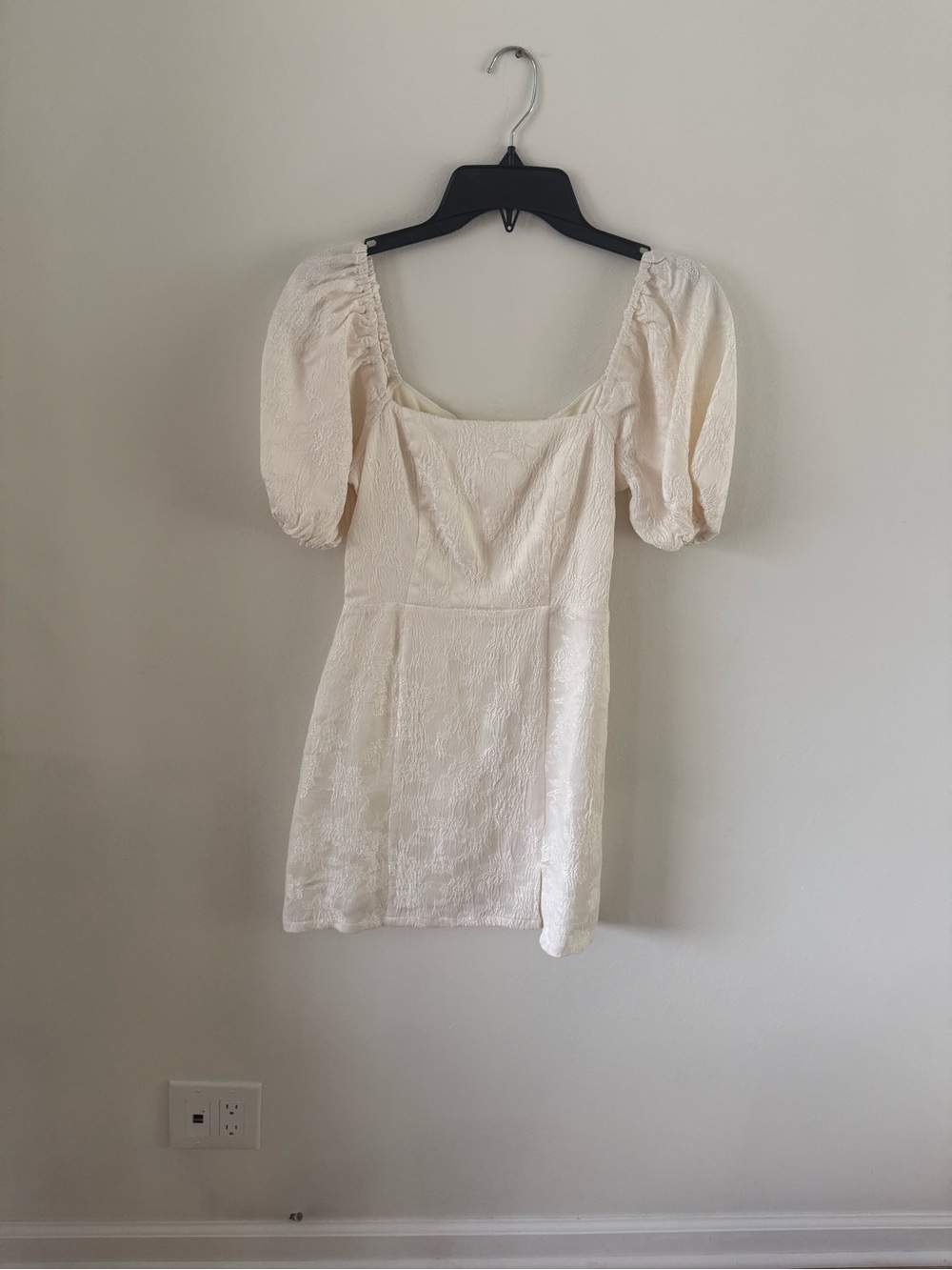 Women’s LUSH Cream Puff-Sleeve Mini Dress